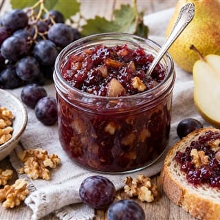 Trauben Marmelade mit Walnuss und Birne