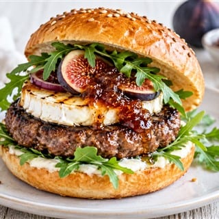 Burger mit Ziegenkaese und Feigenmarmelade